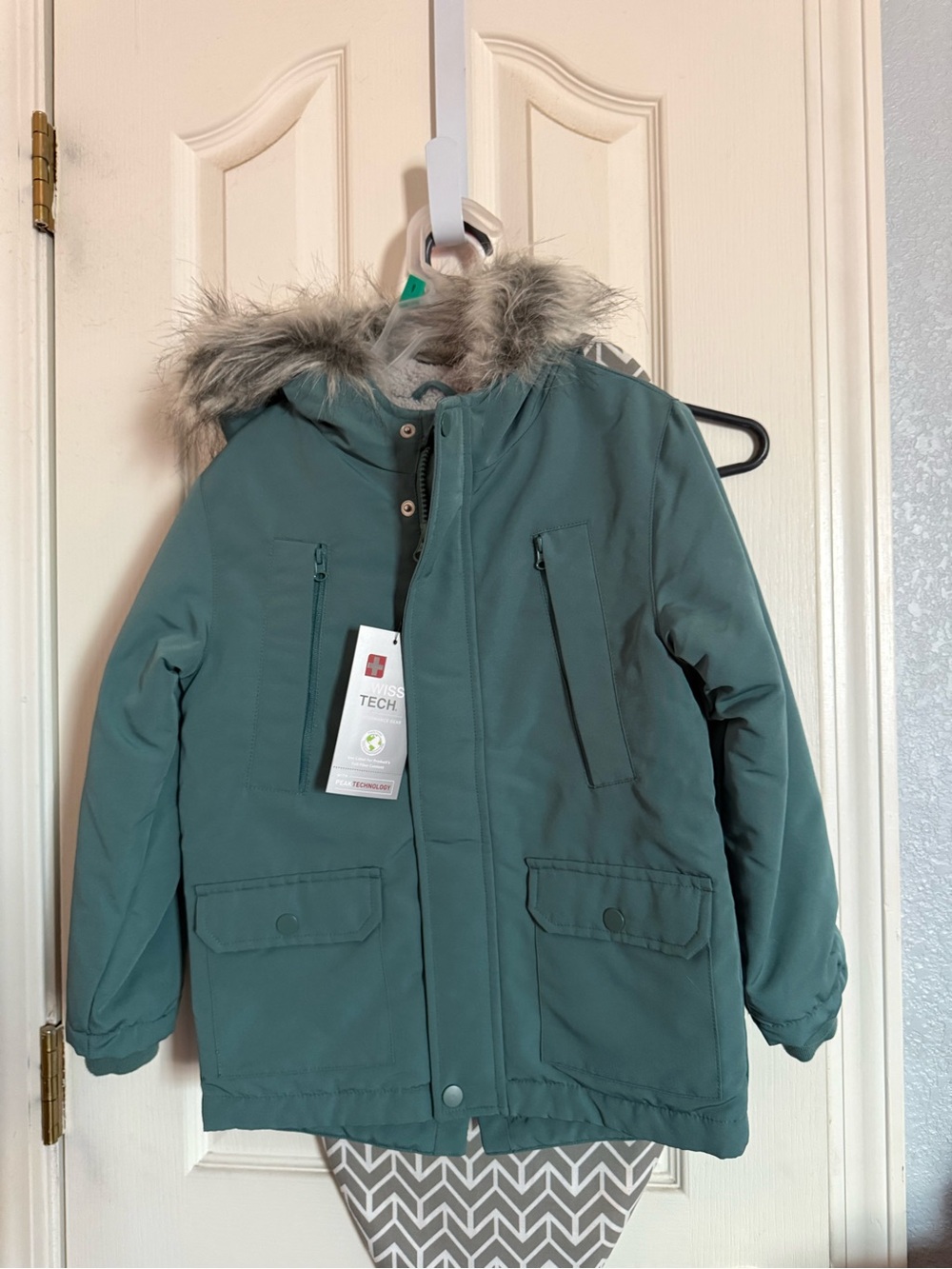 Swiss Tech Teal Hooded Puffer Jacket with Faux Fur Trim